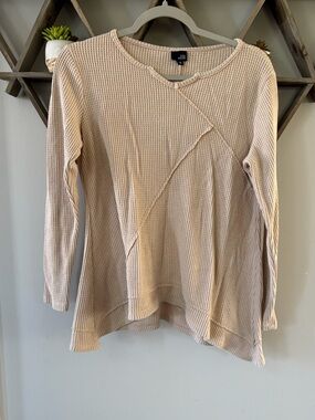 Lisa Bayne waffle knit asymmetrical v-neck top. Small.
